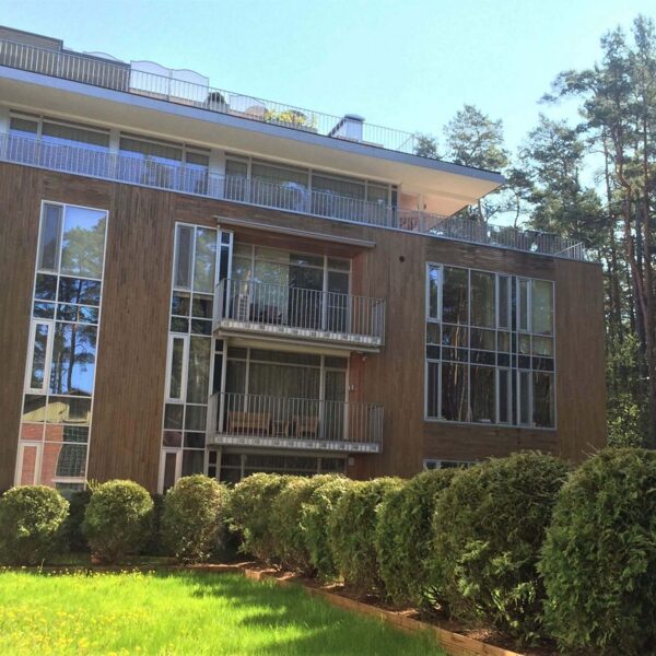 Dzintaru prospekts 64, Jūrmala